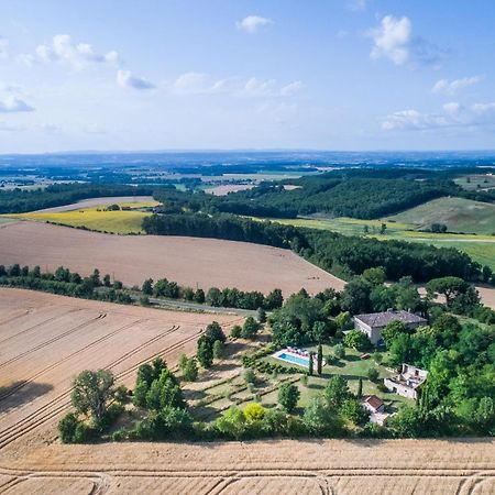 Au Mas Des Calmettes Bed & Breakfast Parisot  ภายนอก รูปภาพ