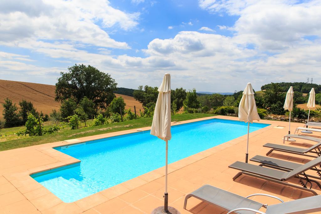 Au Mas Des Calmettes Bed & Breakfast Parisot  ภายนอก รูปภาพ
