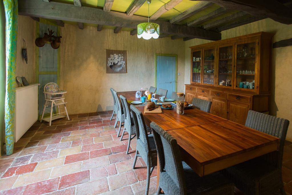 Au Mas Des Calmettes Bed & Breakfast Parisot  ภายนอก รูปภาพ