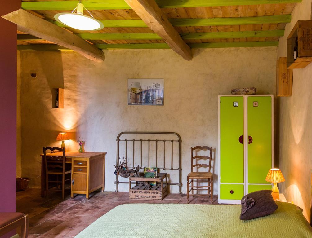 Au Mas Des Calmettes Bed & Breakfast Parisot  ภายนอก รูปภาพ
