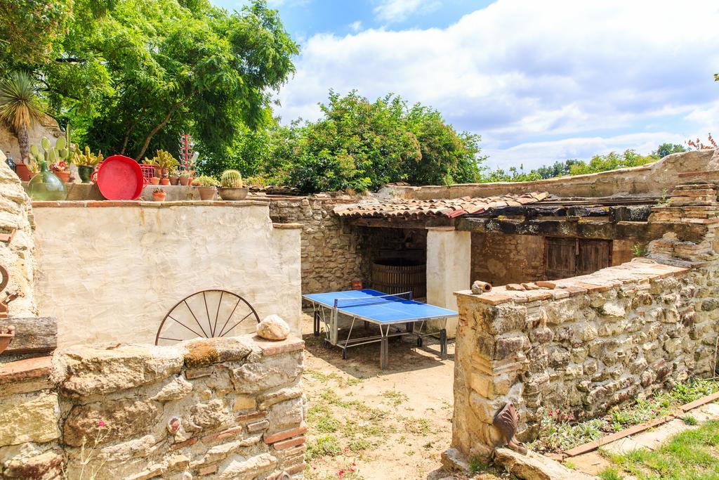 Au Mas Des Calmettes Bed & Breakfast Parisot  ภายนอก รูปภาพ
