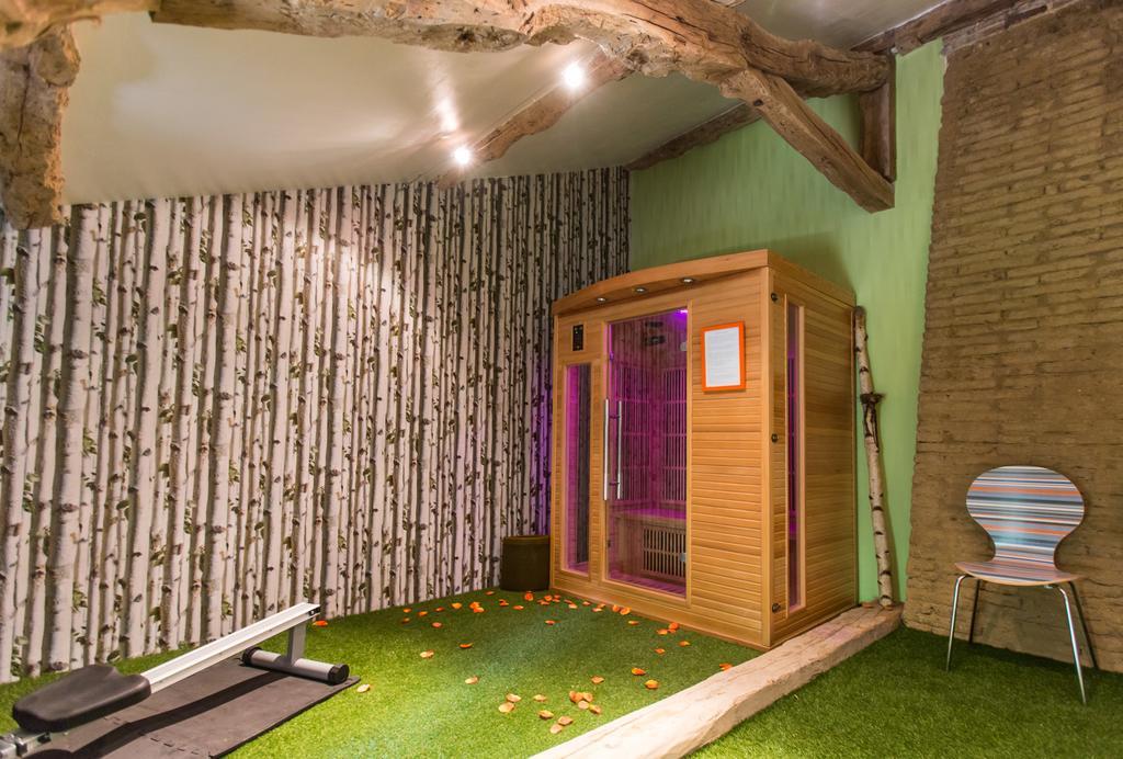 Au Mas Des Calmettes Bed & Breakfast Parisot  ภายนอก รูปภาพ